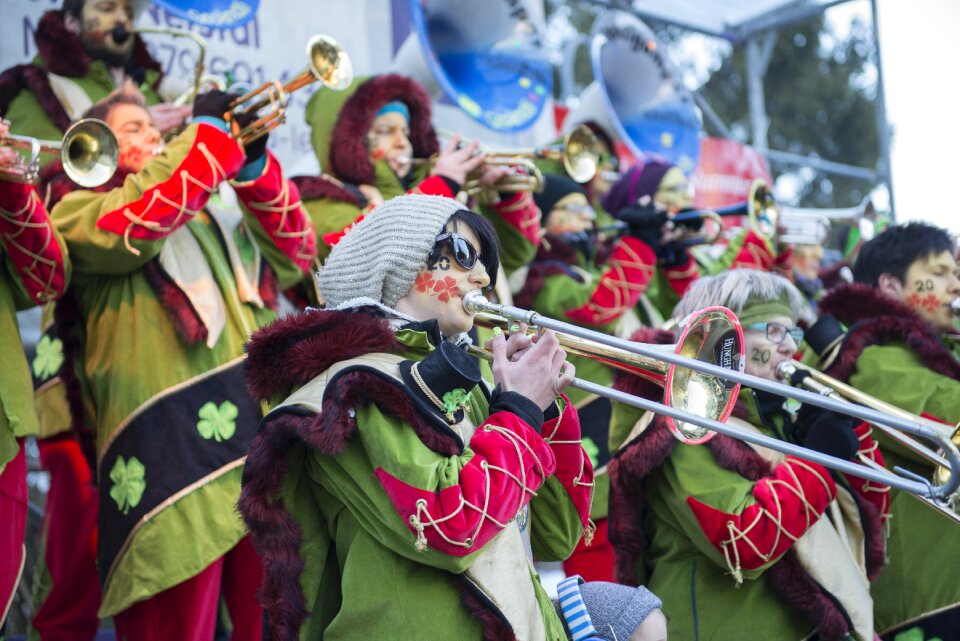 Trombone woman colorful