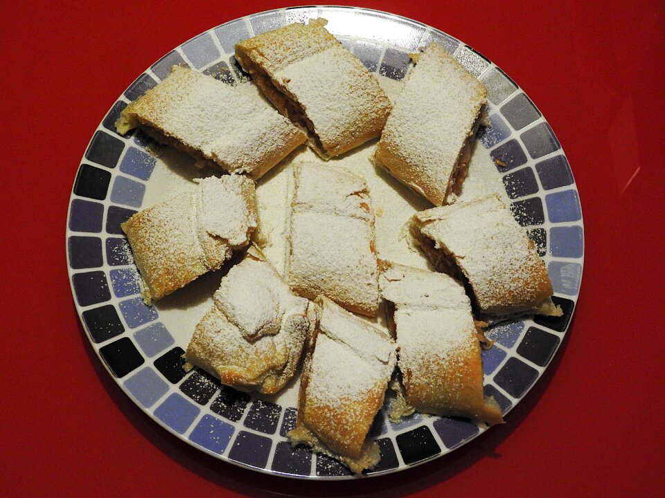 Apple strudel strudel dessert
