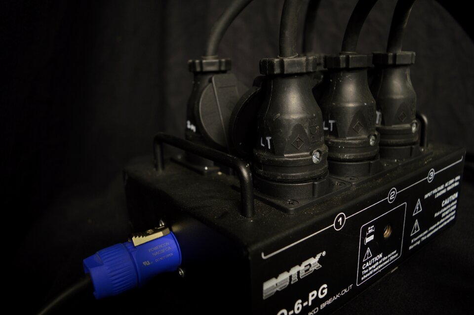 Powercon distributor schuko