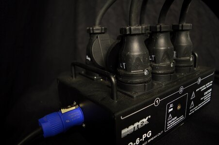 Powercon distributor schuko