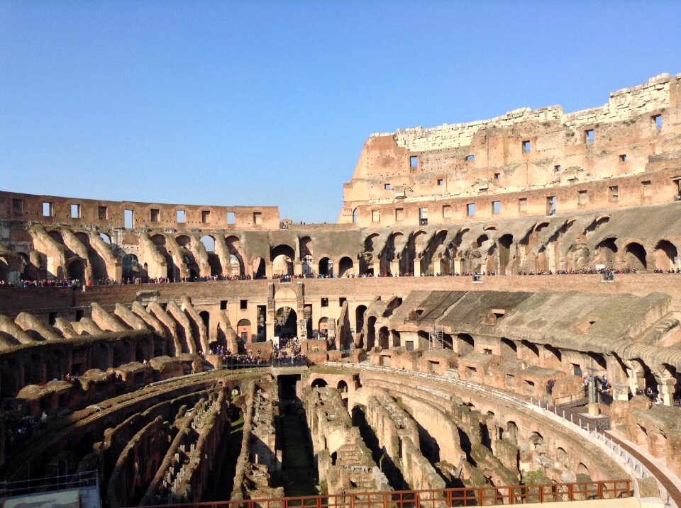 Monument building romans