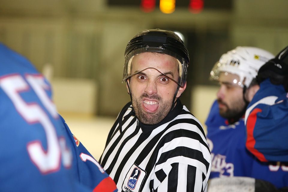 Winter sports funny face tang