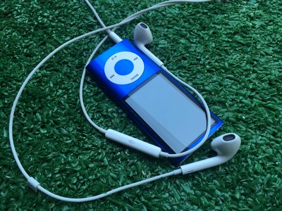 Ipod apple headphones photo