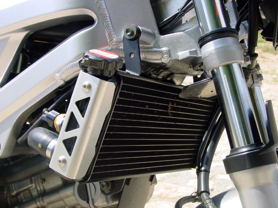 Telescope motorcycle refrigerant