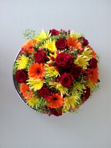 Arranging bouquet color photo