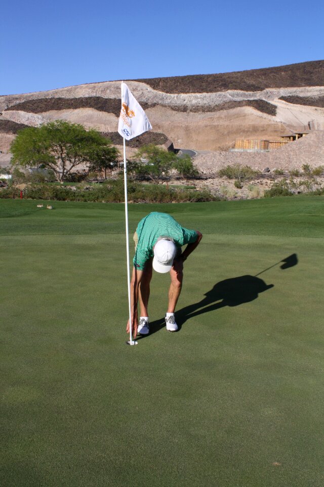 Hole in one flag