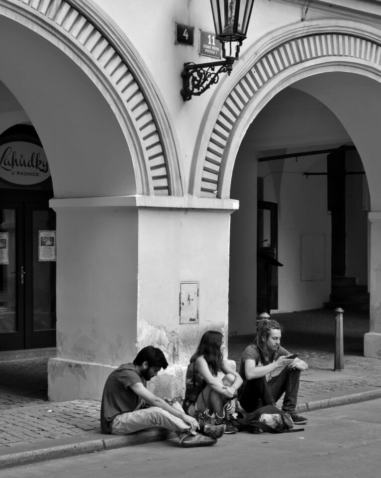 Meeting communication entertaining device