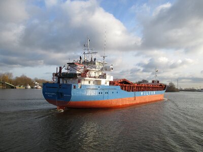 Elbe hamburg seafaring photo