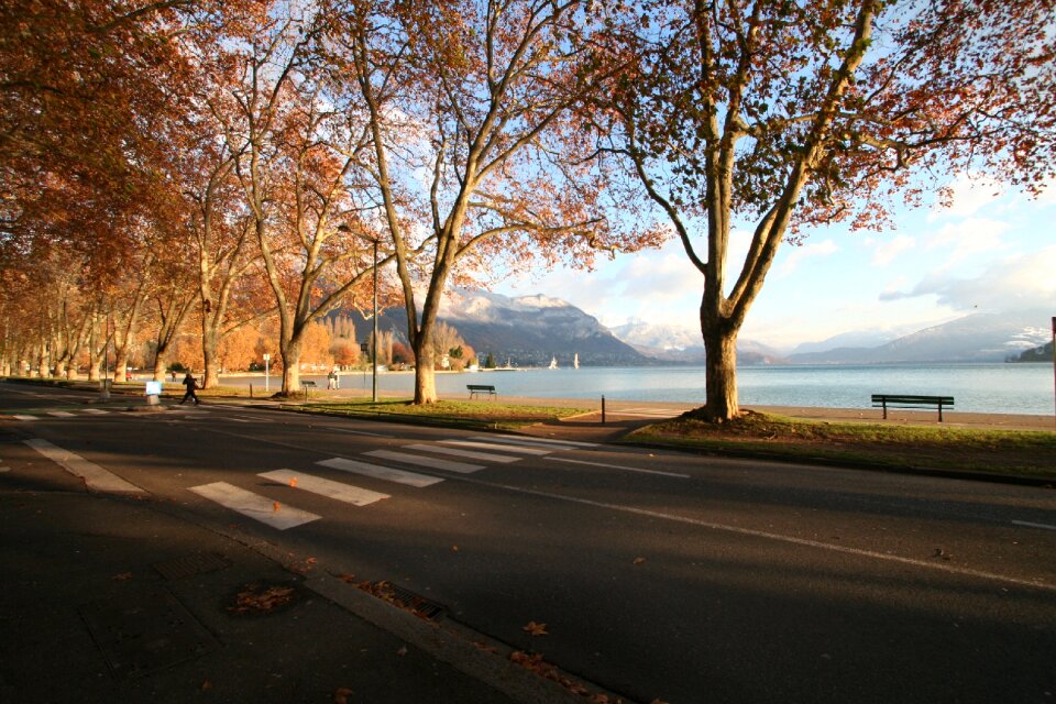 Annecy lake annecy water's edge