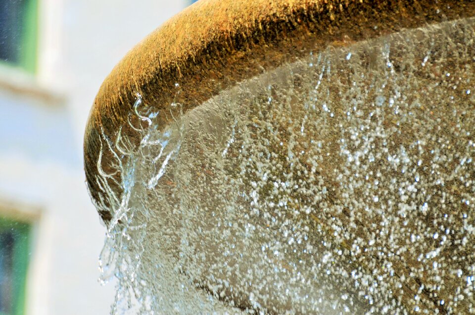 Water jet statue city