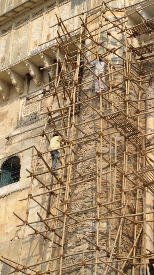 Work reconstruction building