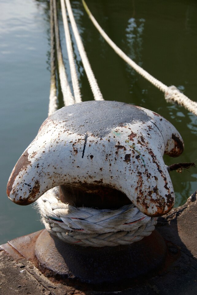 Shipping rope quay
