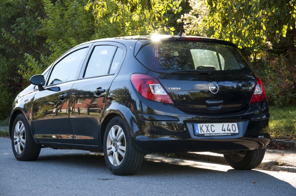 Car black car corsa