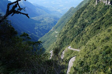 Serra river trail road