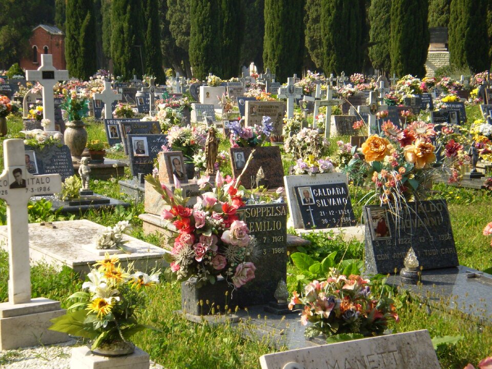 St michele graves cemetery