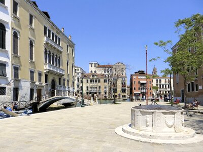 Bridge wells grand canal photo