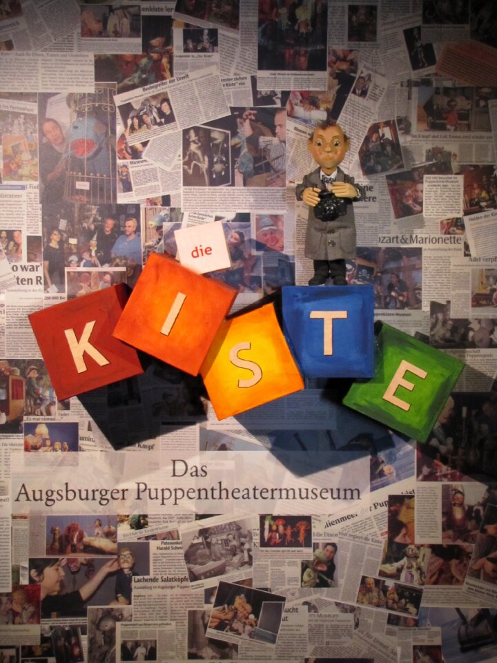 Puppet theatre augsburger puppenkiste dying of the light