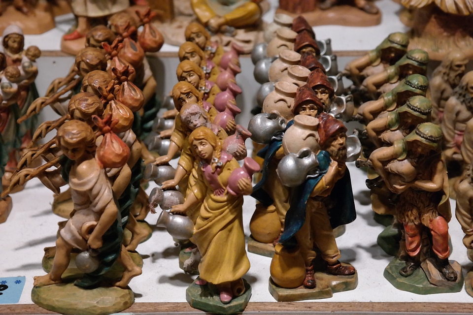 Figures christmas market christmas decorations