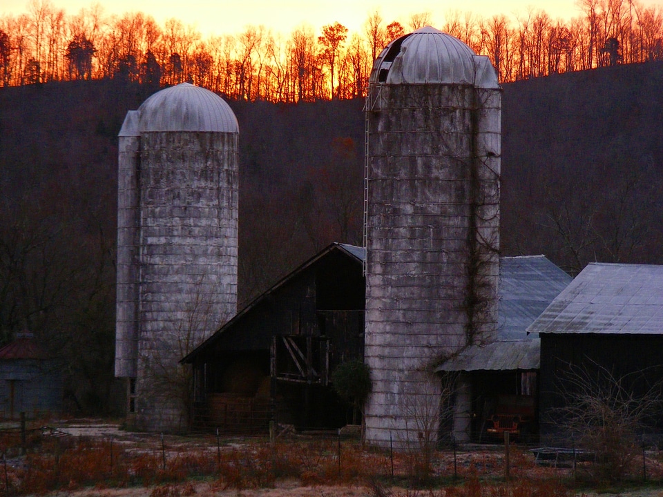Scenic sunset barn