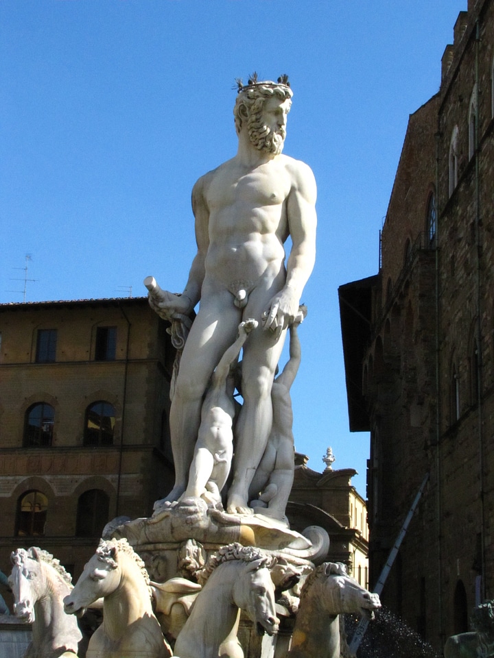 Bartolomeo ammannati statue neptune fountain