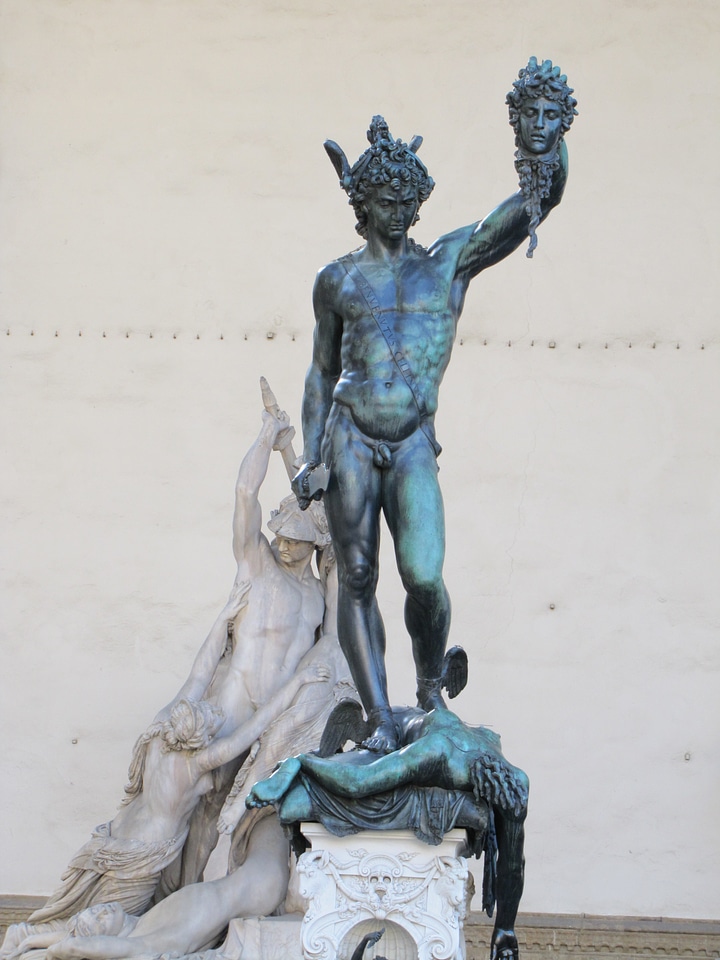 Heroes medusa's head statue