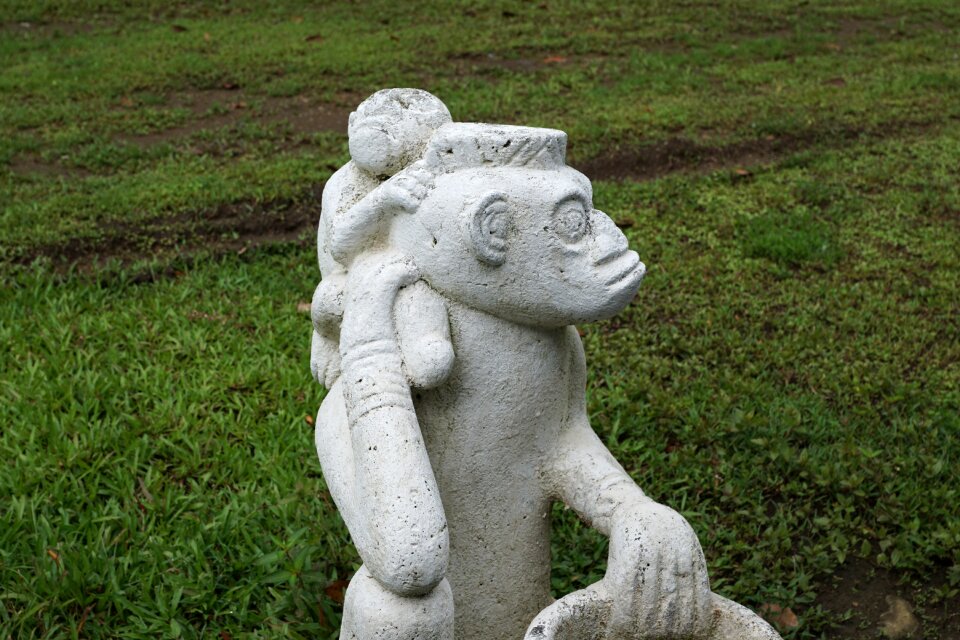 Sculpture panama monkey