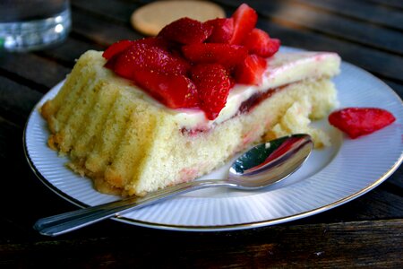 Coffee break cake strawberry photo