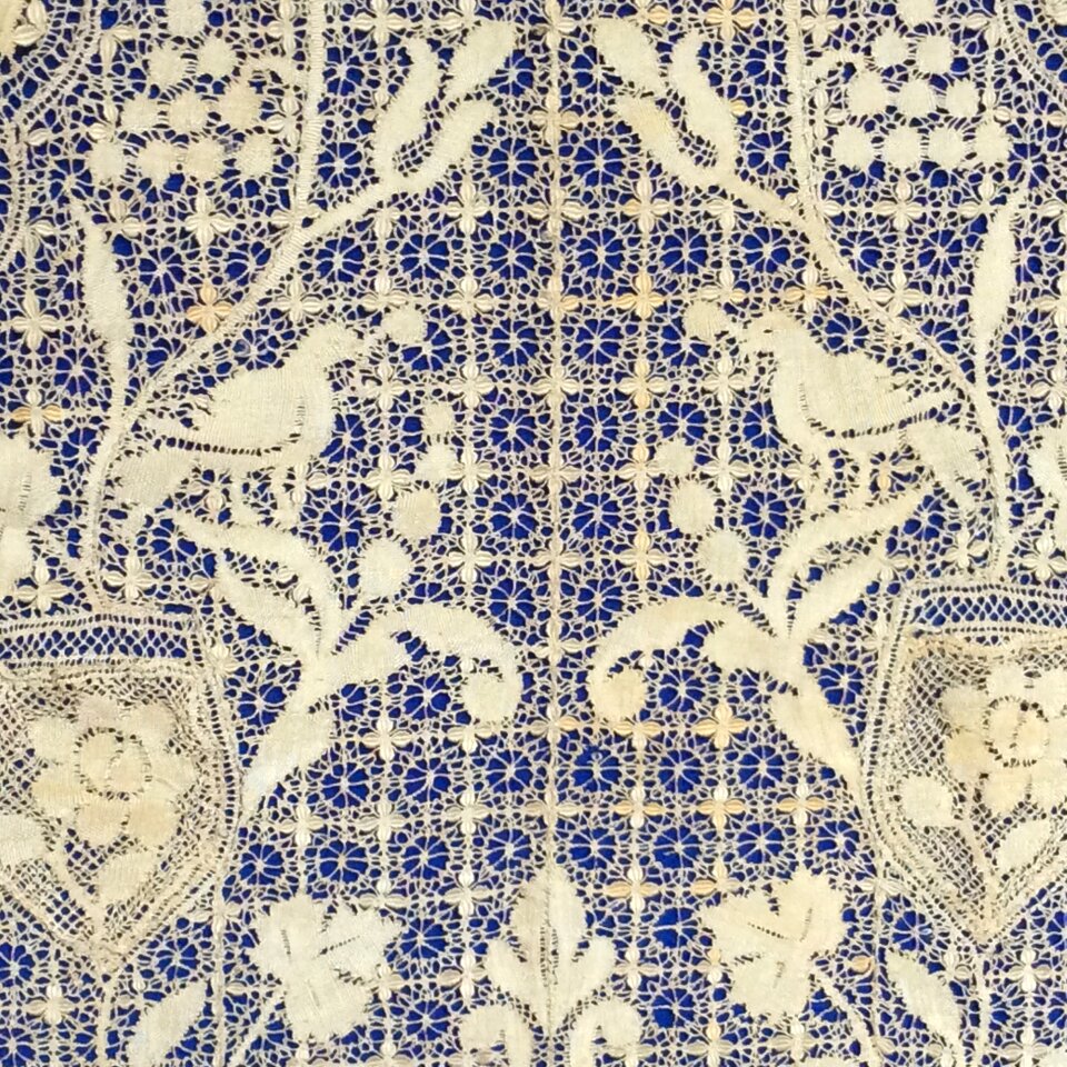 White yarn knitted fabric