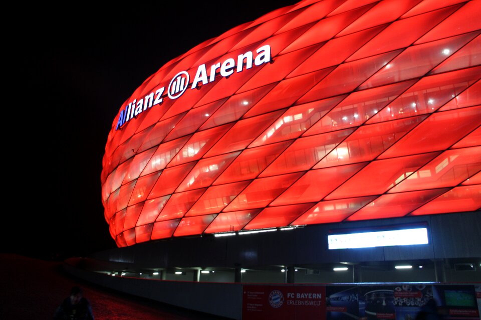 Stadium red allianz