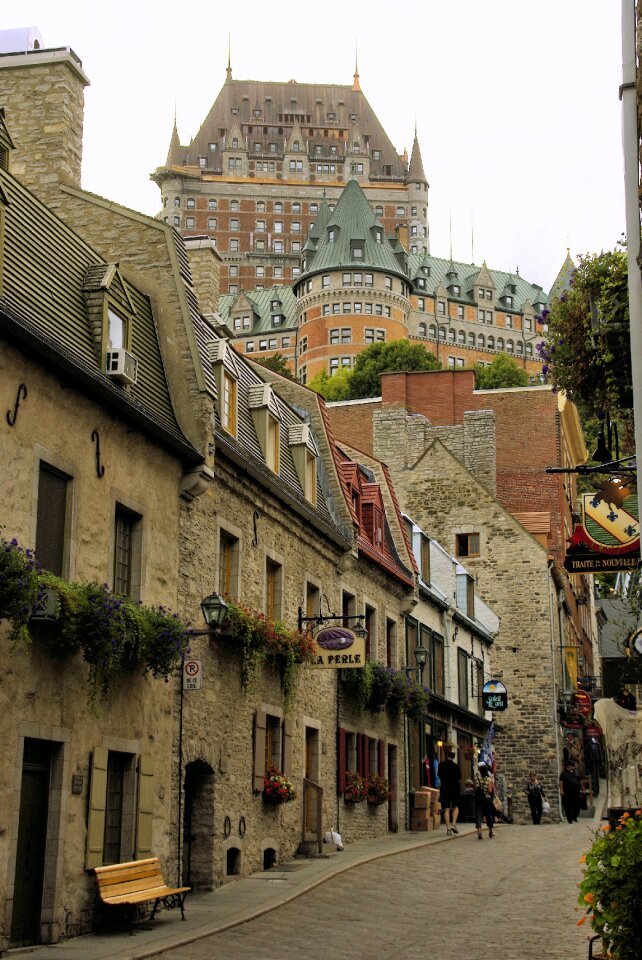 Frontenac castle grand street