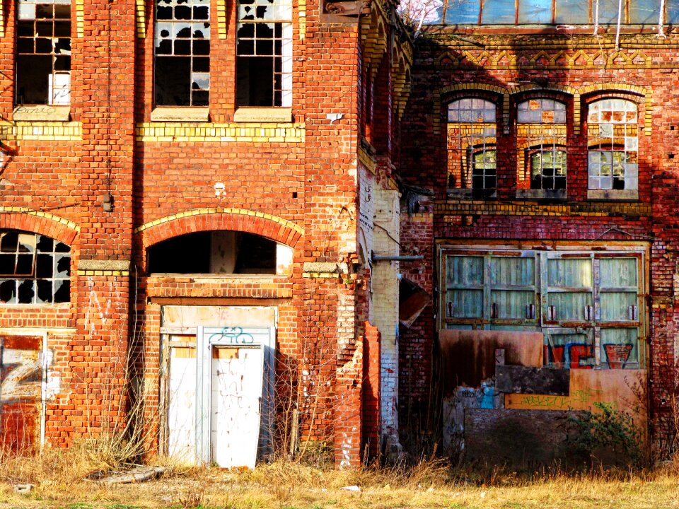 Lapsed ruin abandoned