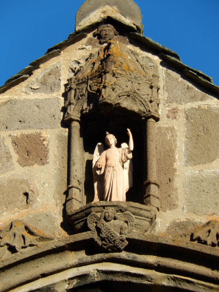 Religious auverge besse