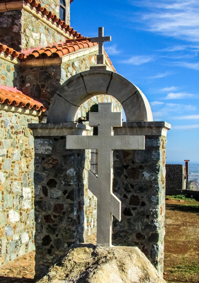 Oratory cross