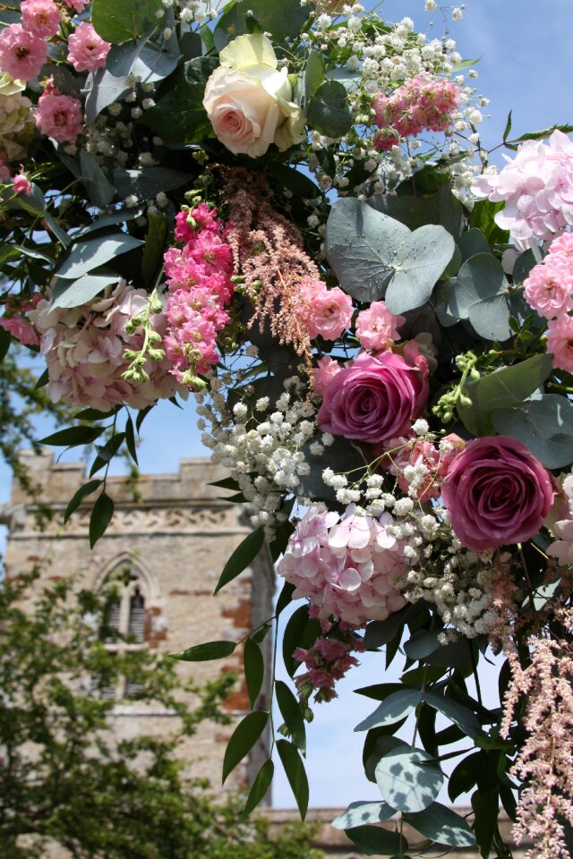 Wedding flowers rose white
