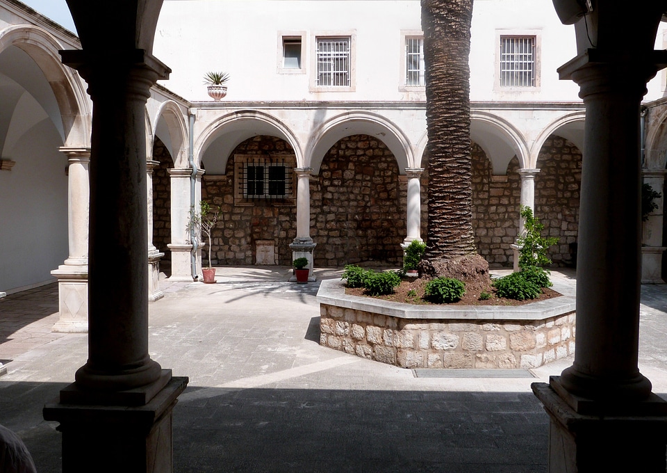 Atrium outdoor outdoors