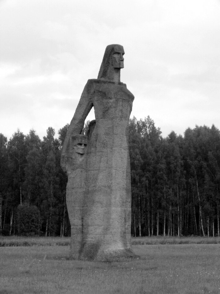 Riga commemorate genocide