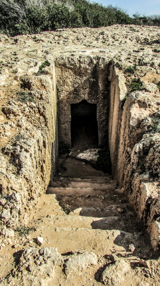 Vaulted tomb hellenistic brown tomb