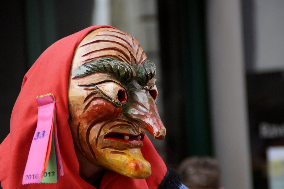 Headscarf figure fool