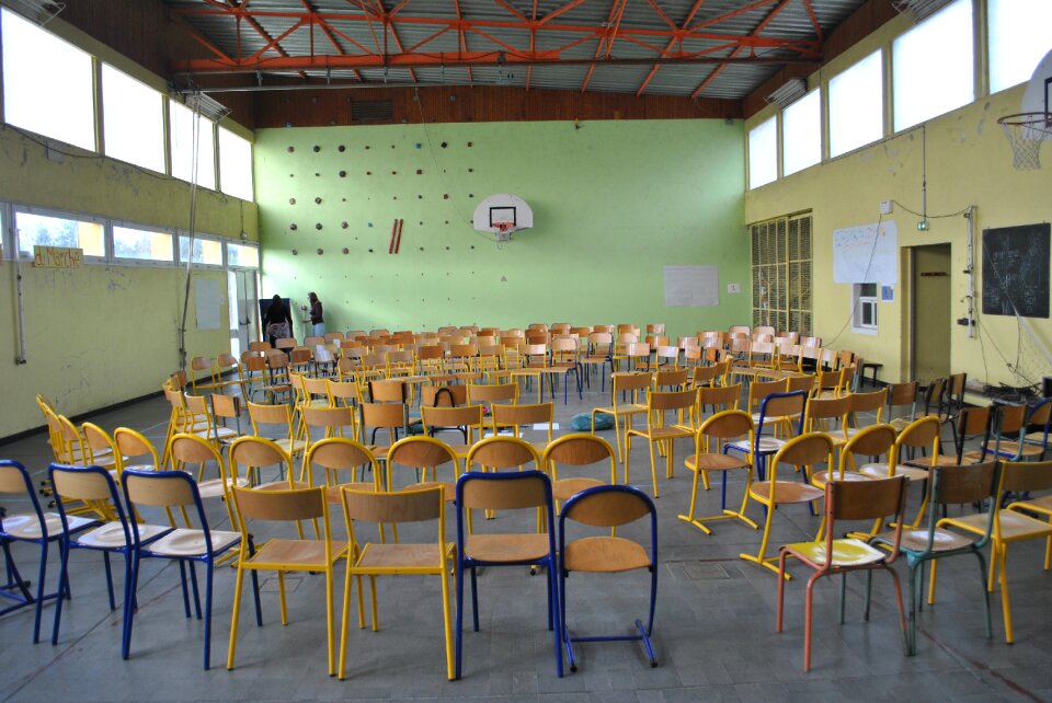 Open forum chairs circle