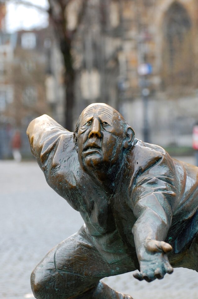 Plastic bronze sculpture