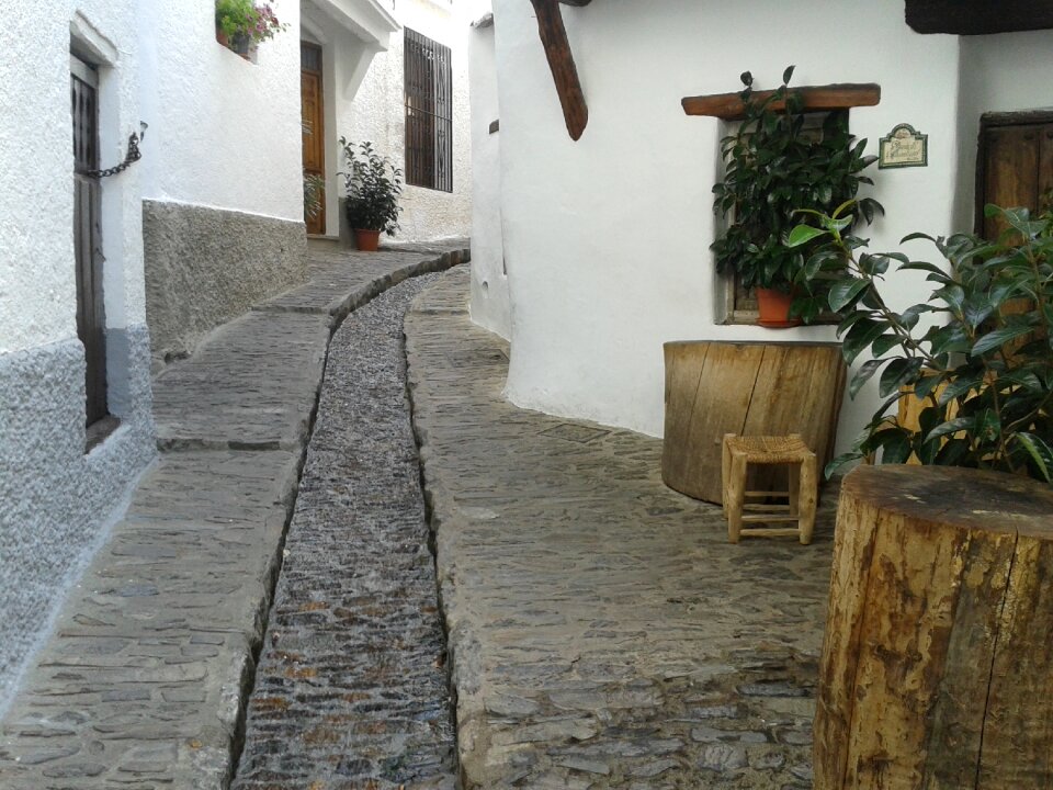Street water house