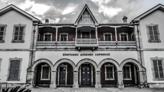 Colonial style building