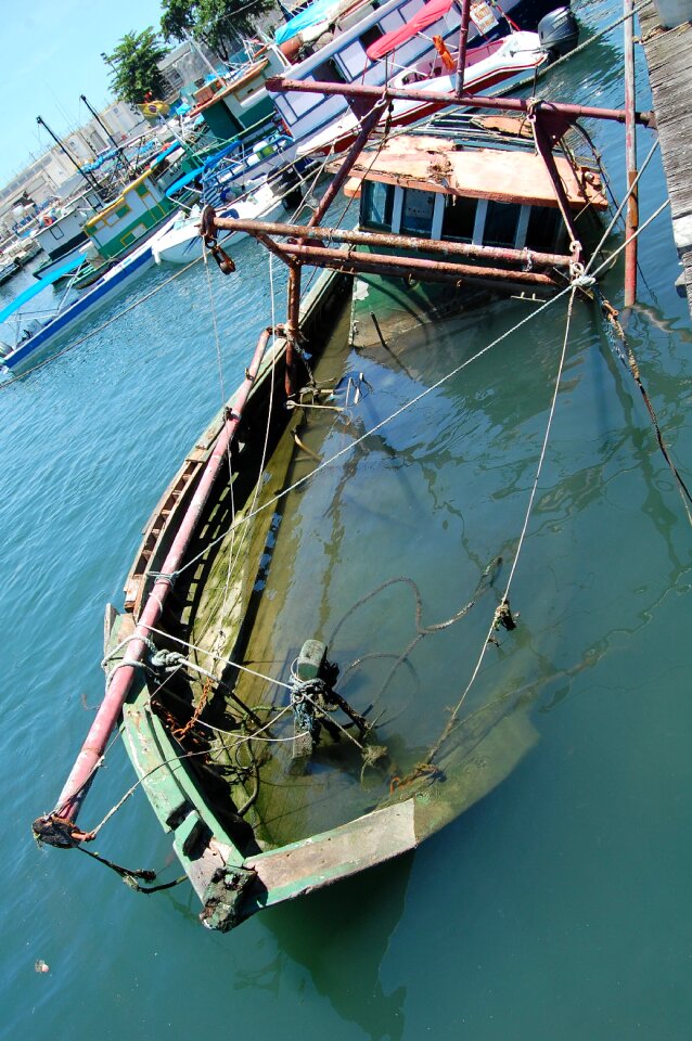 Shipwreck angra dos reis porto