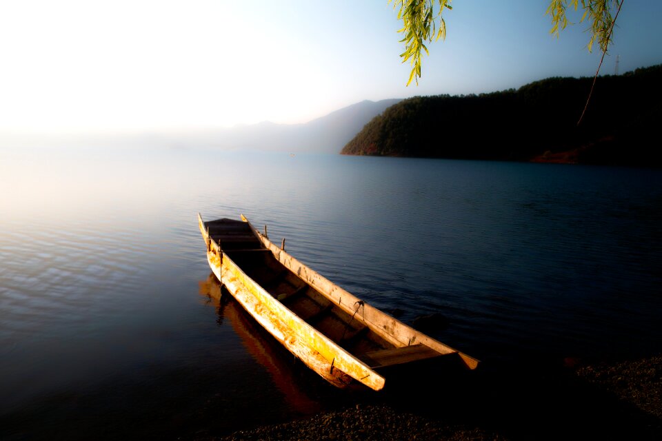 Lugu lake ship lake
