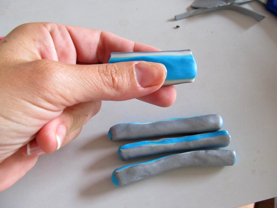 Blue hand description