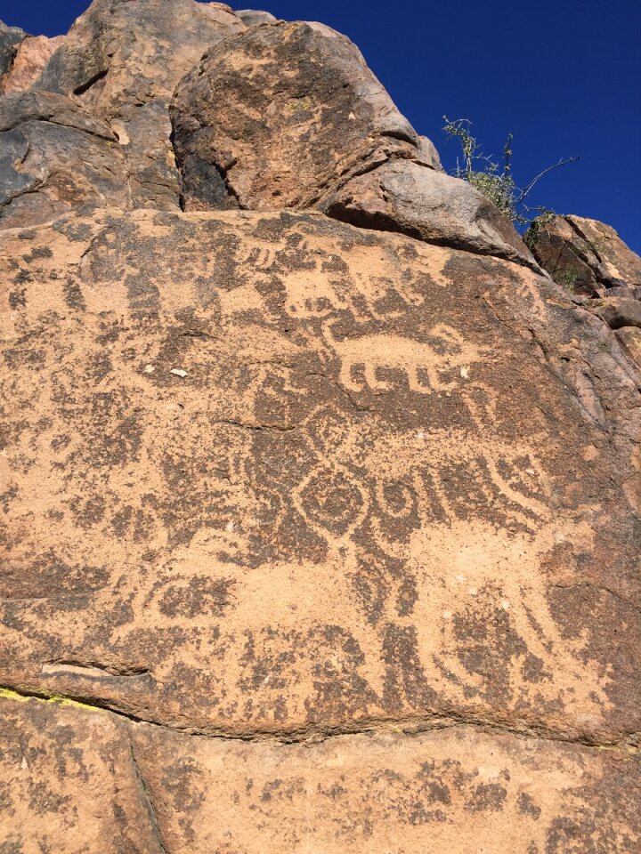 Southwest hieroglyphics rock