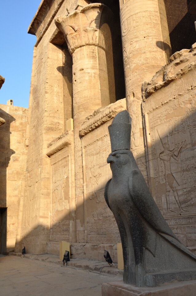 Pharaoh egyptian temple travel