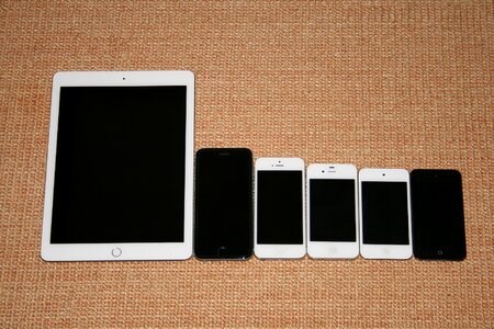 Apple multimedia smartphone