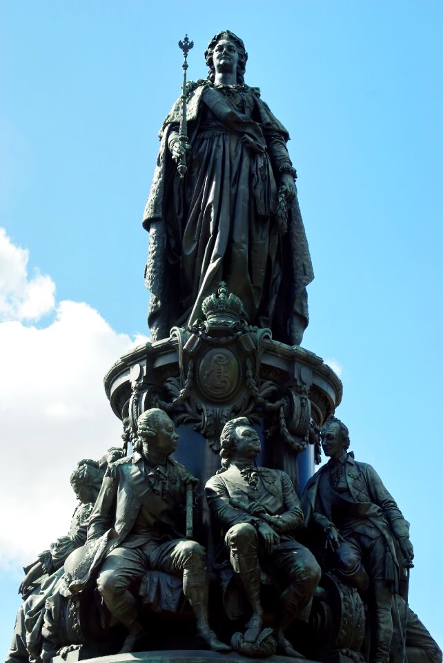 Statue bronze history