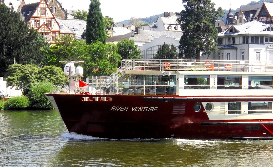 Restaurant ship river tourism